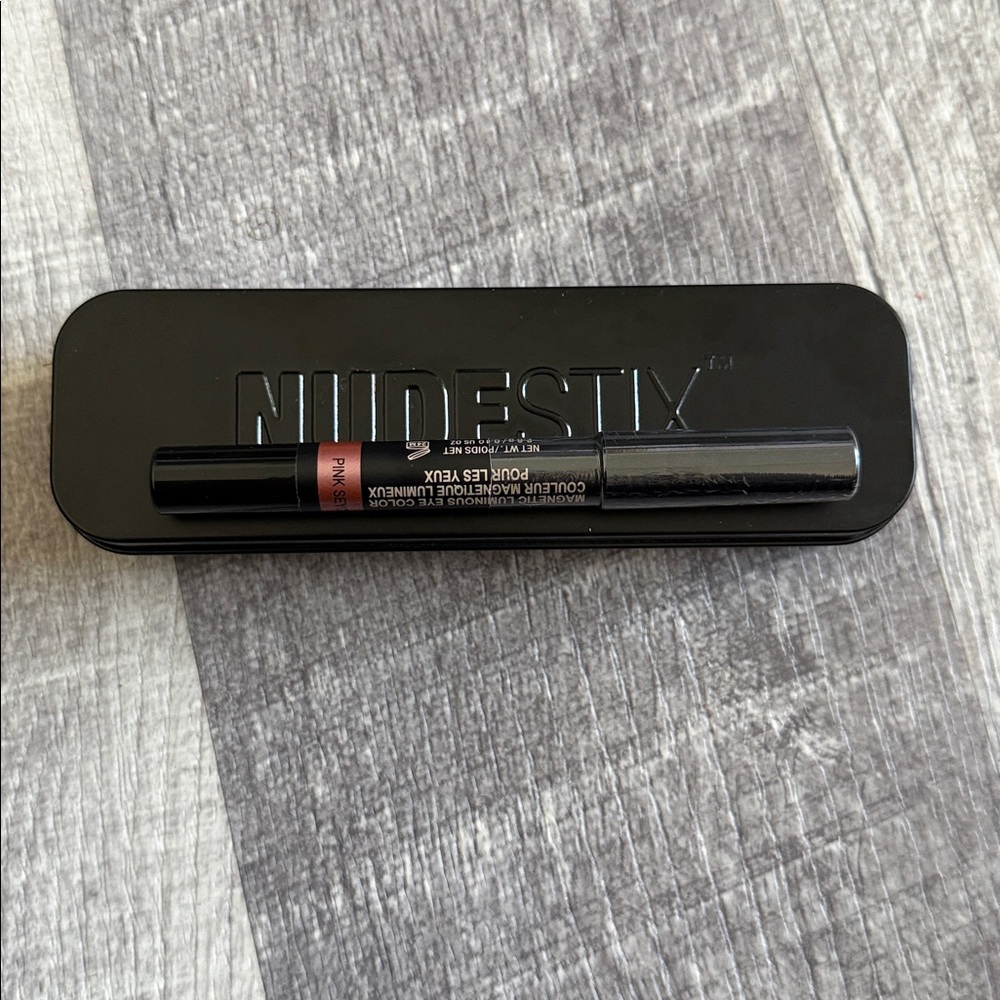 NUDESTIX Luminous Eye Pencil